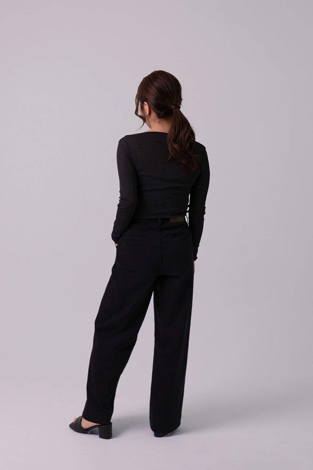 LOOSE CHINOS "Monica" - Black