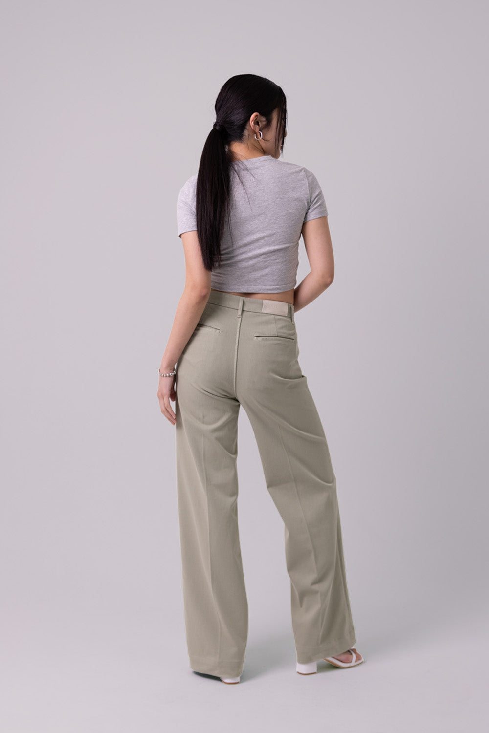 LOOSE CHINOS "Monica" - Sage