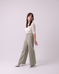 LOOSE CHINOS