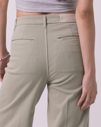LOOSE CHINOS